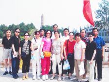 2006年6月29日，经济所部分党员赴西柏坡参观学习