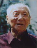 2001年6月5日，骆耕漠（新华社摄影部 王洁平拍摄）